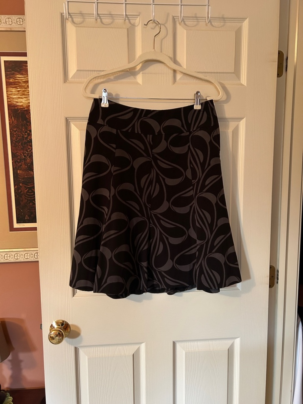 H&M Black Skater Skirt with Gray Abstract Pattern